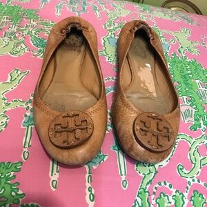 TORY BURCH Minnie Travel Ballet Flat in brown Size 7